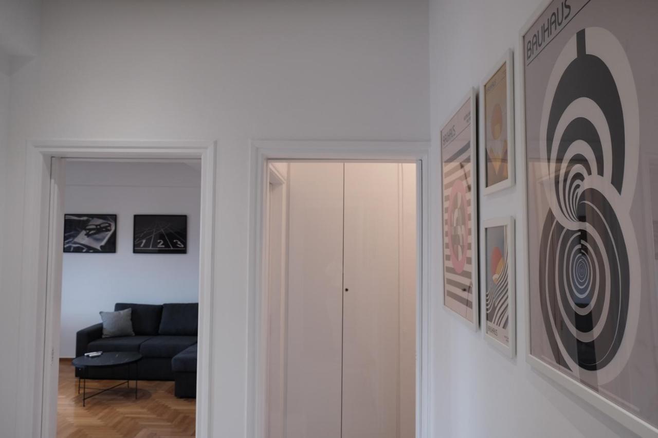 Synpiraeus Apartments & Studios Luaran gambar